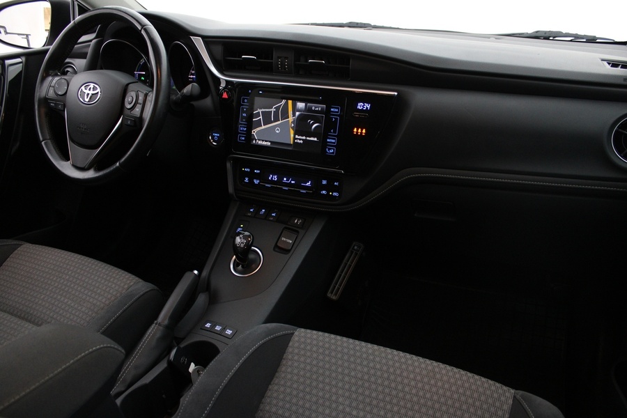 Toyota Auris vaihtoauto