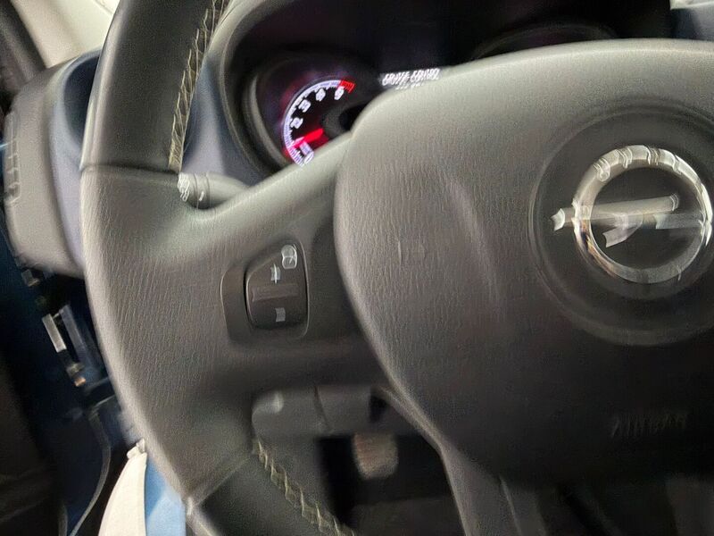 Opel Vivaro vaihtoauto