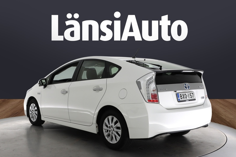 Toyota Prius PHEV vaihtoauto