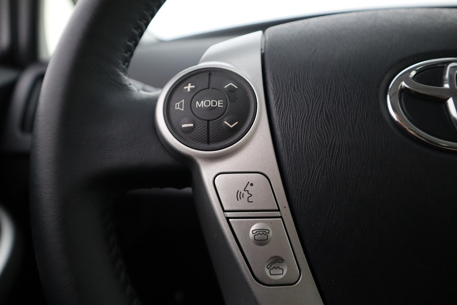 Toyota Prius PHEV vaihtoauto