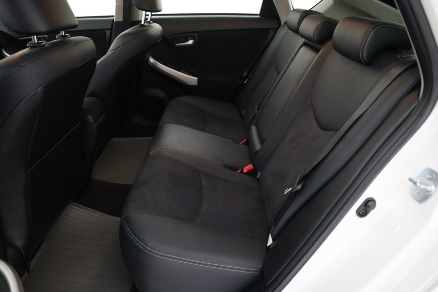Toyota Prius PHEV vaihtoauto