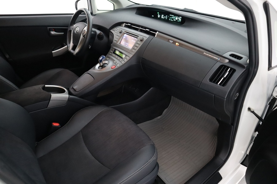 Toyota Prius PHEV vaihtoauto