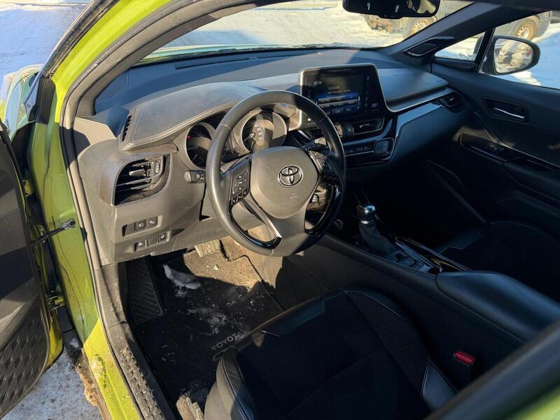 Toyota C-HR vaihtoauto