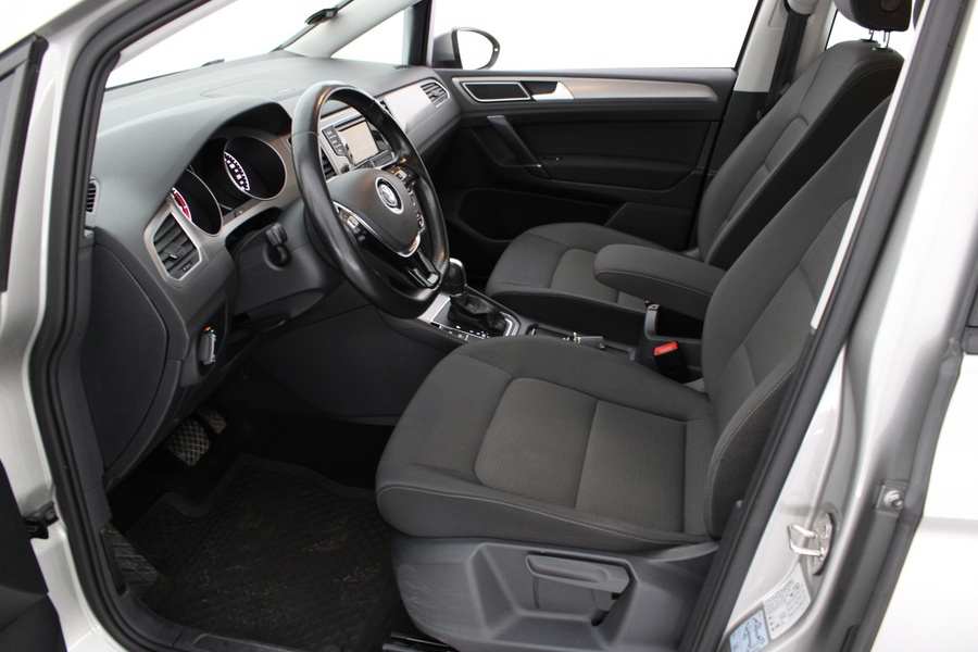 Volkswagen Golf Sportsvan vaihtoauto