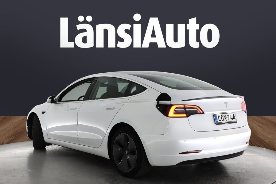 Tesla Model 3 vaihtoauto
