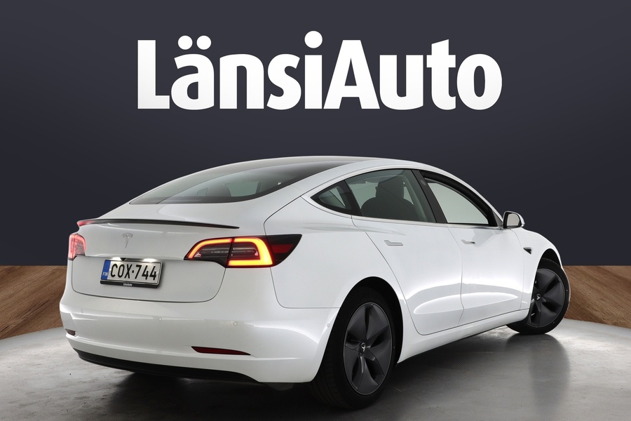Tesla Model 3 vaihtoauto
