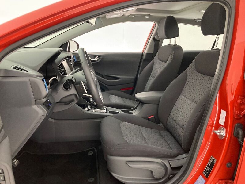 Hyundai IONIQ plug-in vaihtoauto