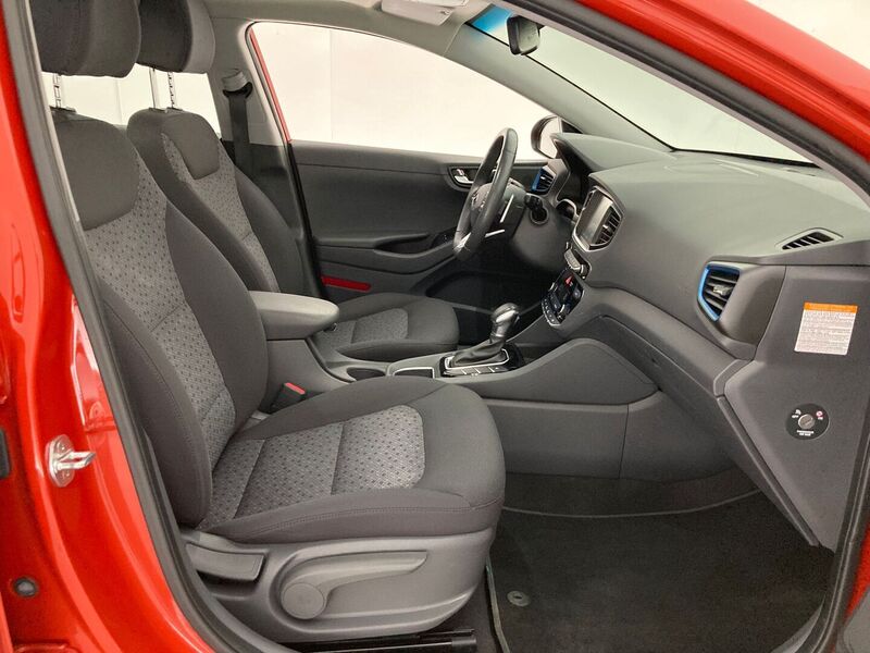 Hyundai IONIQ plug-in vaihtoauto