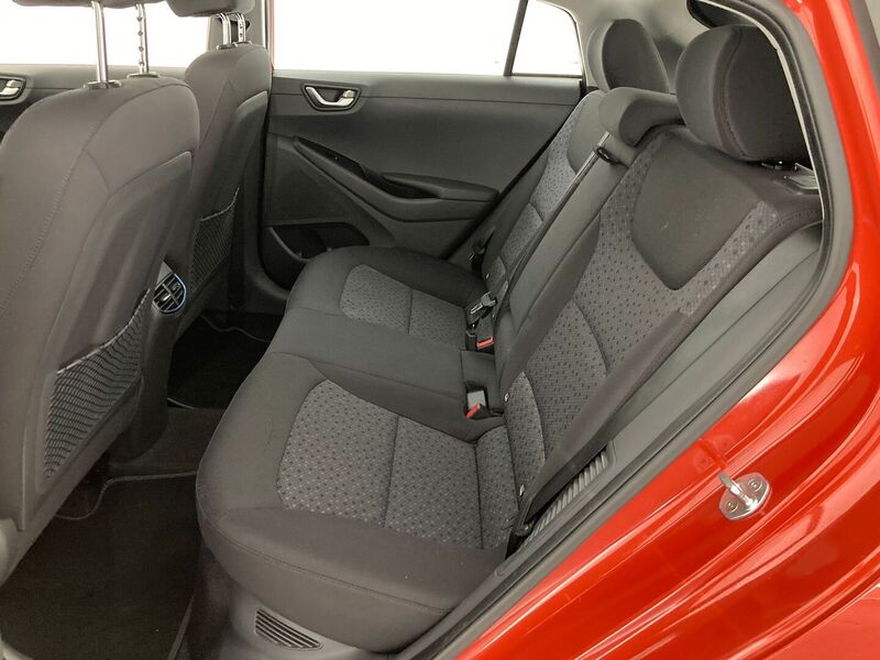 Hyundai IONIQ plug-in vaihtoauto