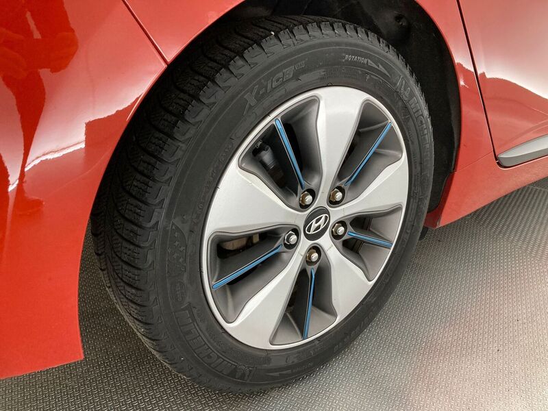 Hyundai IONIQ plug-in vaihtoauto