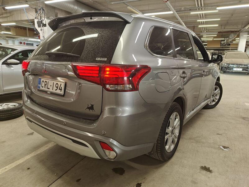 Mitsubishi Outlander PHEV vaihtoauto