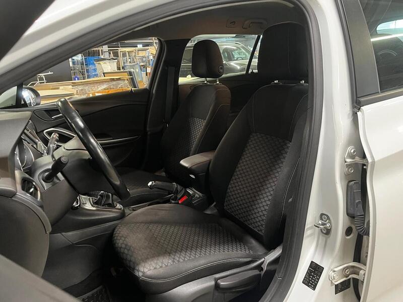 Opel Astra vaihtoauto