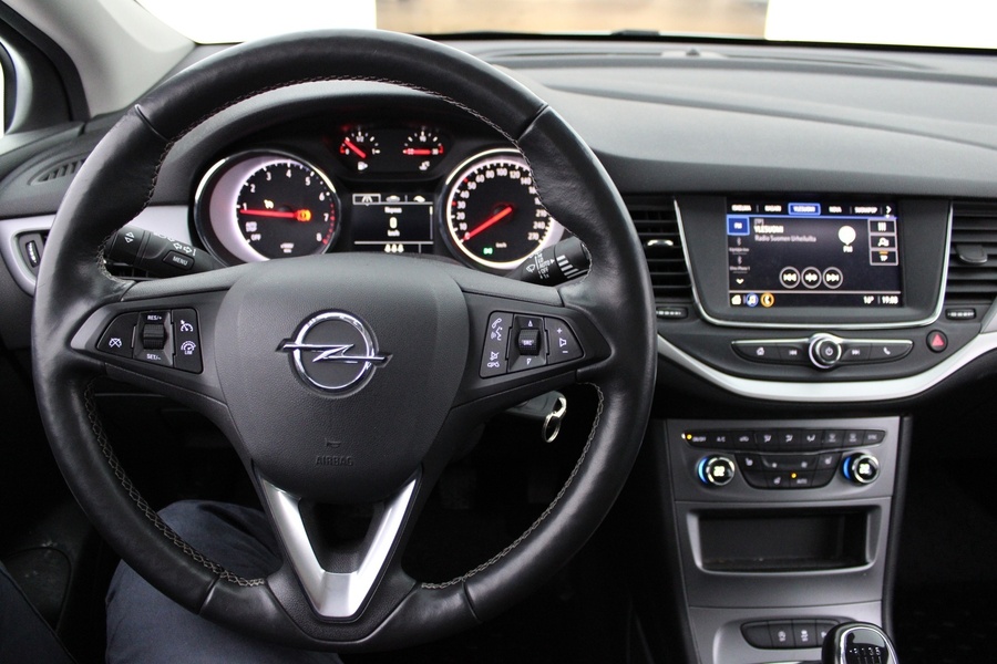 Opel Astra vaihtoauto