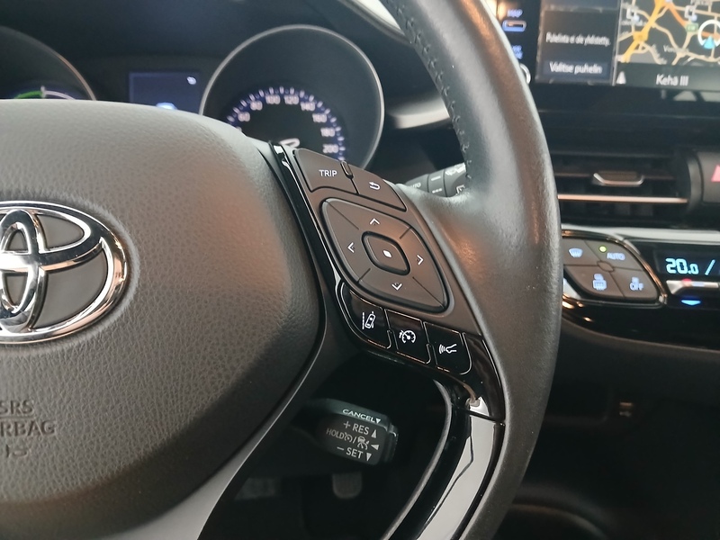 Toyota C-HR vaihtoauto