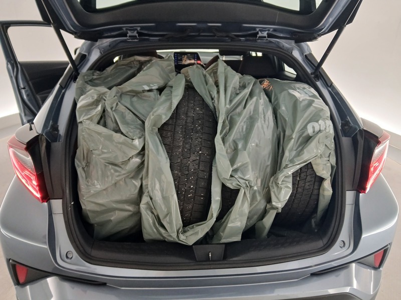 Toyota C-HR vaihtoauto