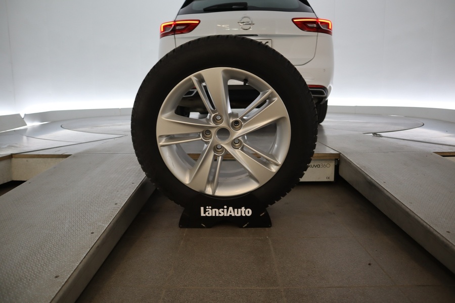 Opel Insignia vaihtoauto