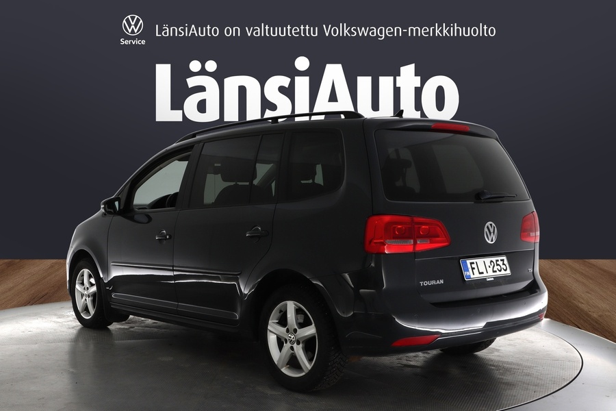 Volkswagen Touran vaihtoauto