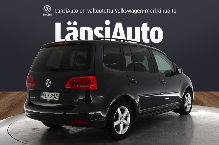 Volkswagen Touran vaihtoauto