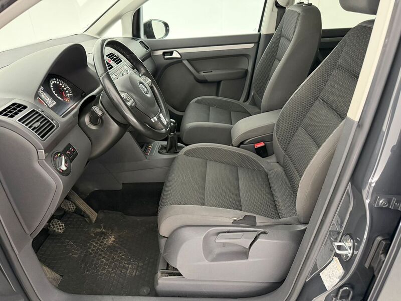 Volkswagen Touran vaihtoauto