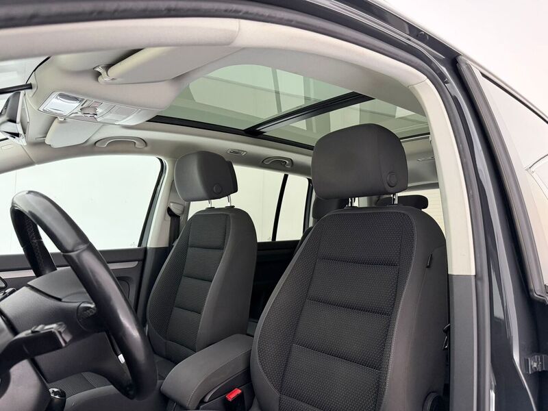 Volkswagen Touran vaihtoauto