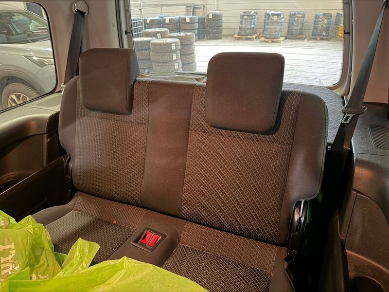 Volkswagen Caddy Maxi vaihtoauto