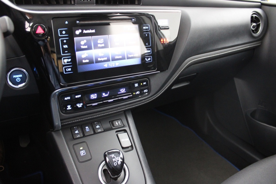 Toyota Auris vaihtoauto