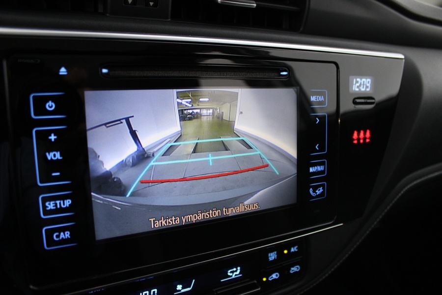 Toyota Auris vaihtoauto