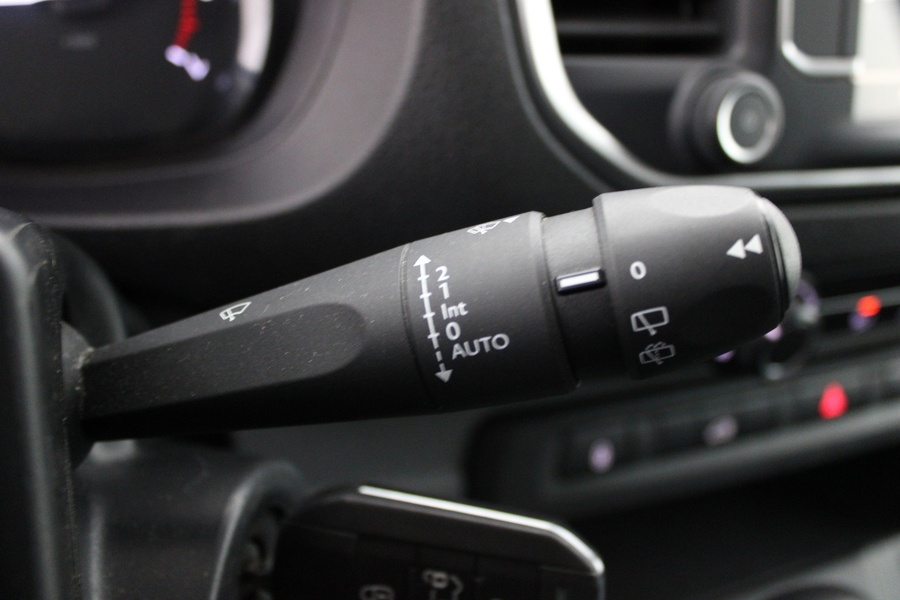 Opel Vivaro vaihtoauto