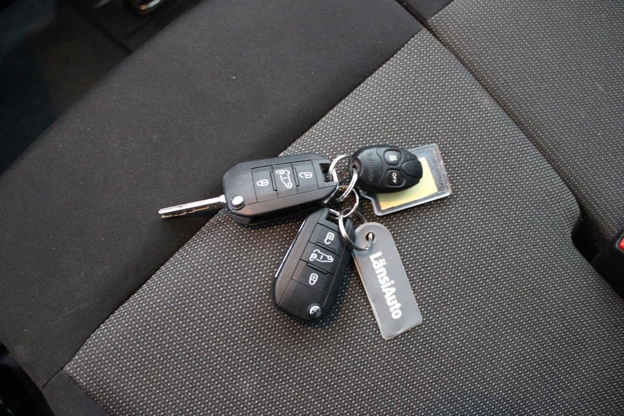 Opel Vivaro vaihtoauto