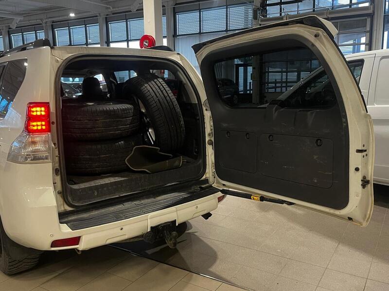 Toyota Land Cruiser vaihtoauto