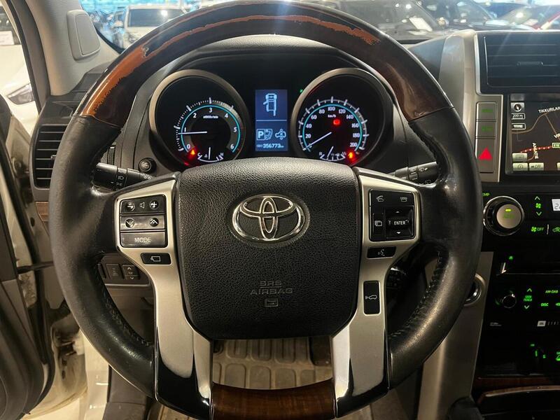 Toyota Land Cruiser vaihtoauto