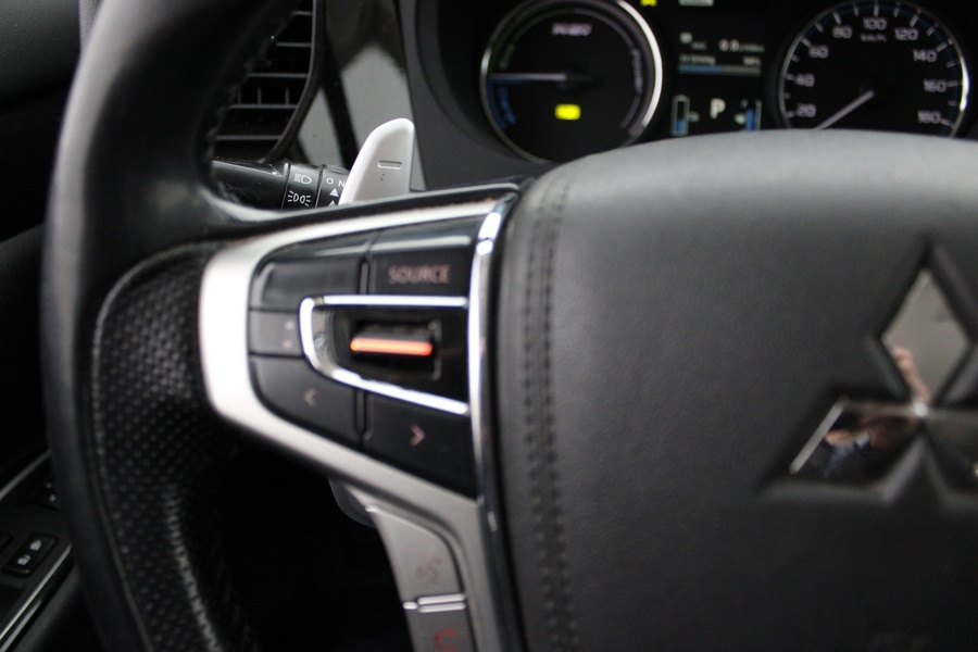 Mitsubishi Outlander PHEV vaihtoauto