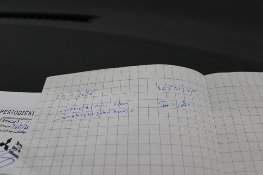 Mitsubishi Outlander PHEV vaihtoauto