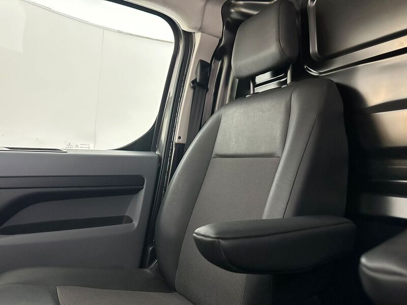 Opel Vivaro-e vaihtoauto