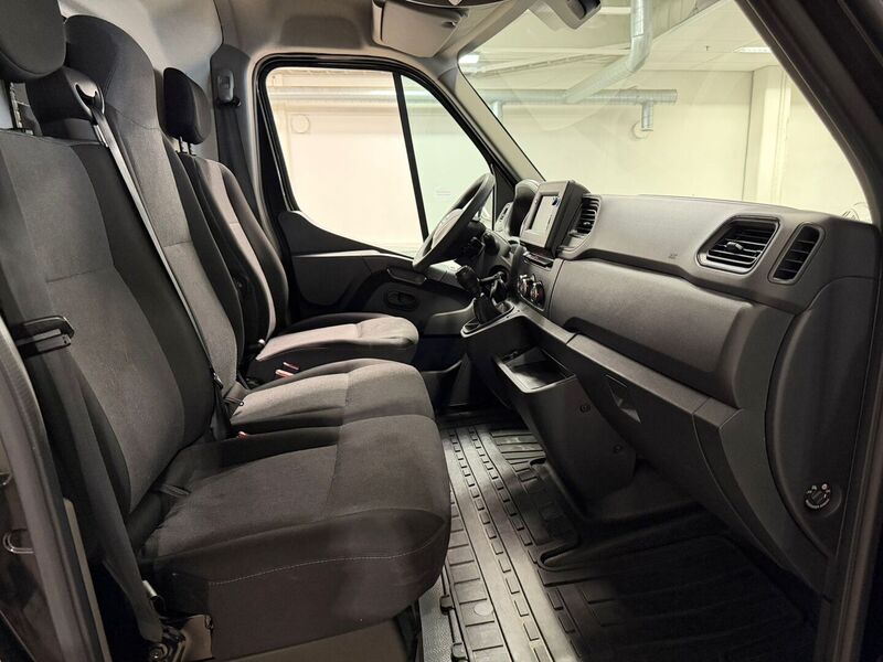 Nissan NV400 vaihtoauto