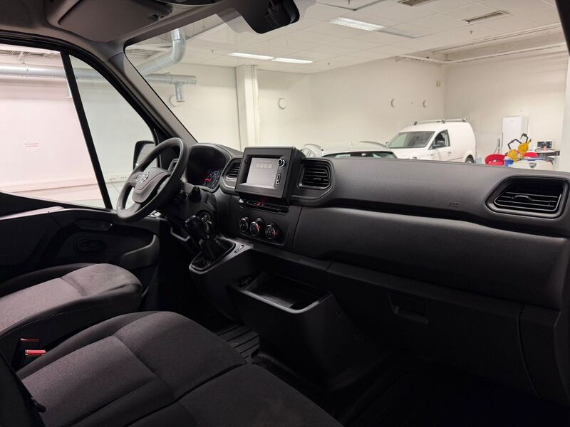 Nissan NV400 vaihtoauto