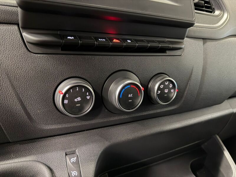 Nissan NV400 vaihtoauto