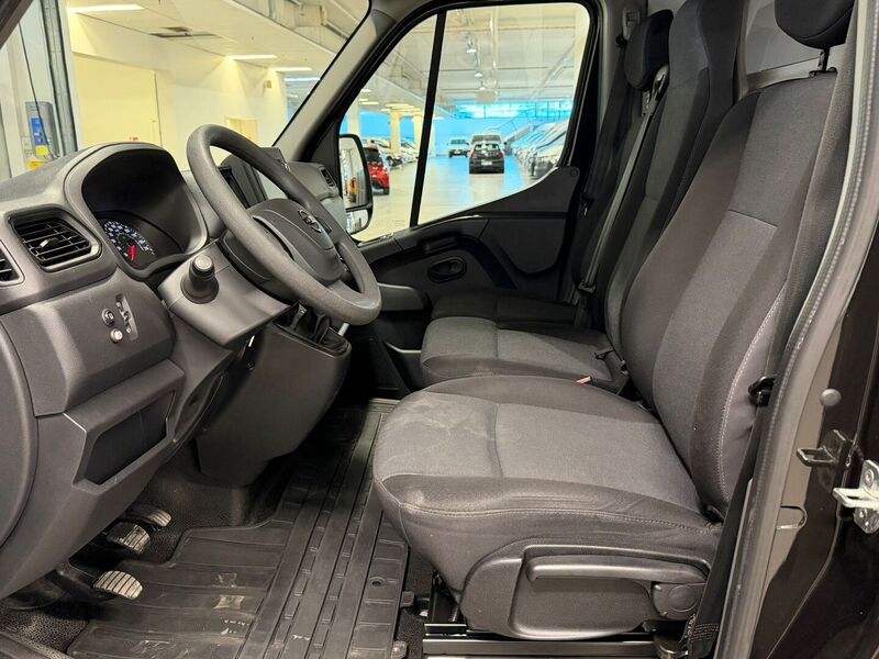 Nissan NV400 vaihtoauto