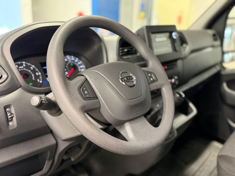 Nissan NV400 vaihtoauto