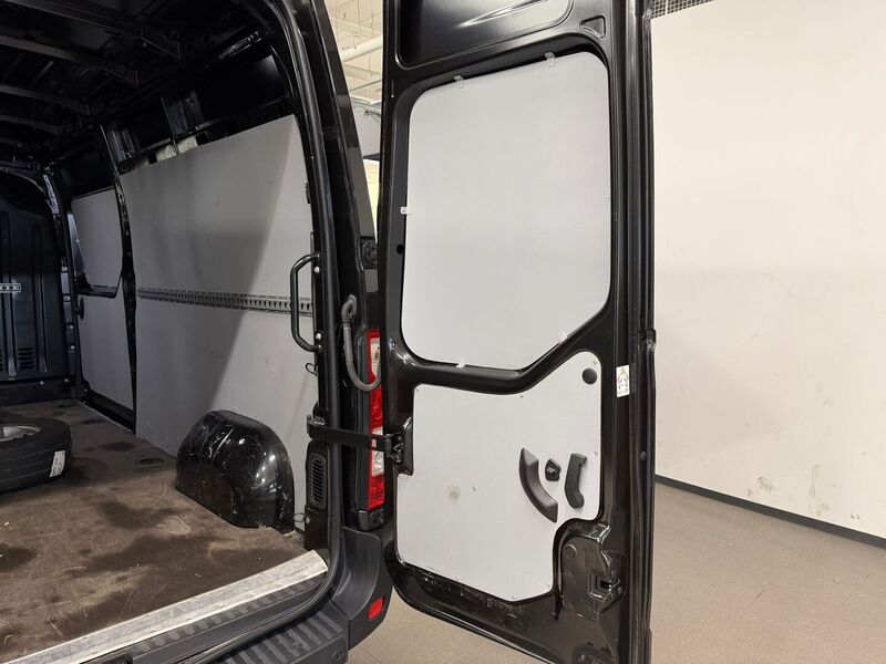 Nissan NV400 vaihtoauto