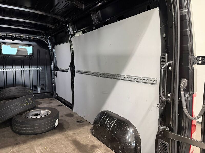 Nissan NV400 vaihtoauto