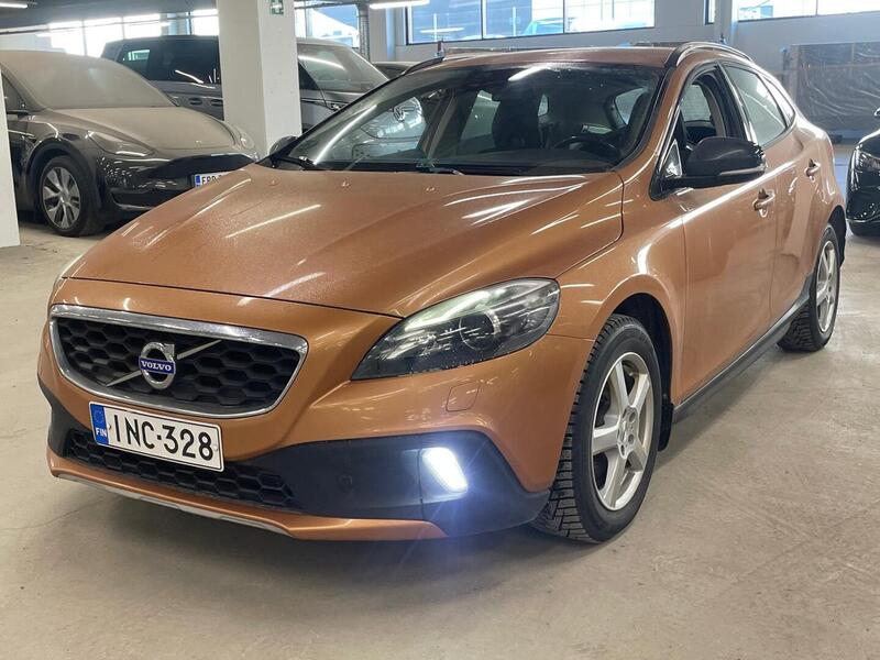 Volvo V40 Cross Country vaihtoauto