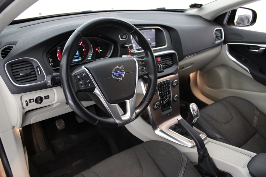Volvo V40 Cross Country vaihtoauto