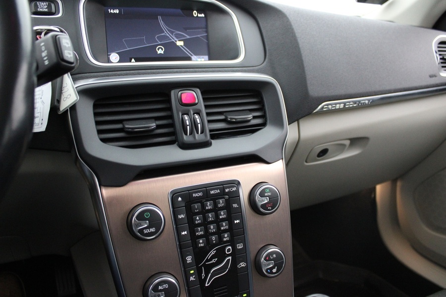 Volvo V40 Cross Country vaihtoauto