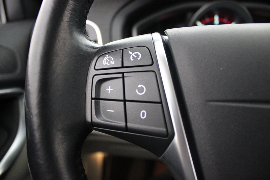 Volvo V40 Cross Country vaihtoauto
