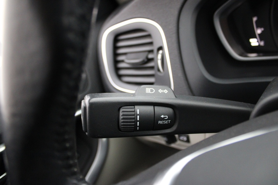 Volvo V40 Cross Country vaihtoauto