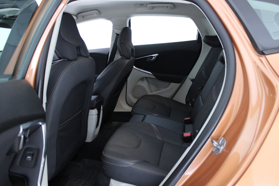 Volvo V40 Cross Country vaihtoauto