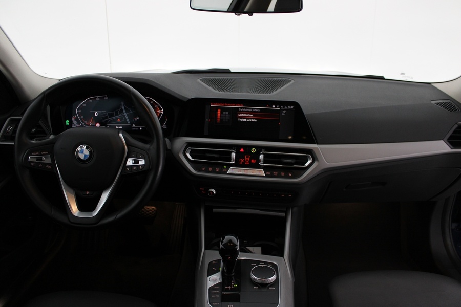 BMW 320 vaihtoauto