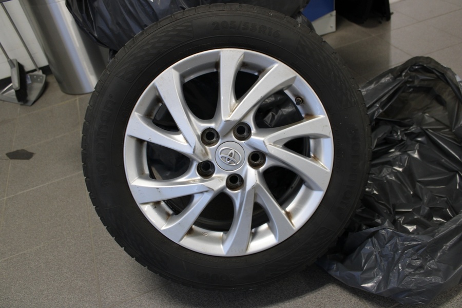 Toyota Auris vaihtoauto