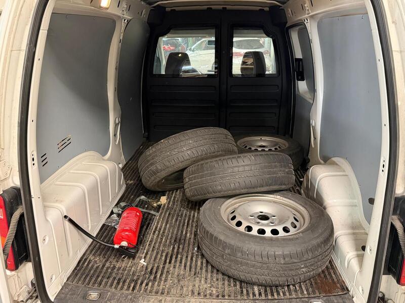 Volkswagen Caddy Maxi vaihtoauto